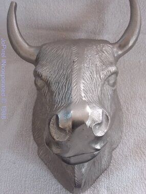 Silver Metal Horned Bull Head Cast Figure